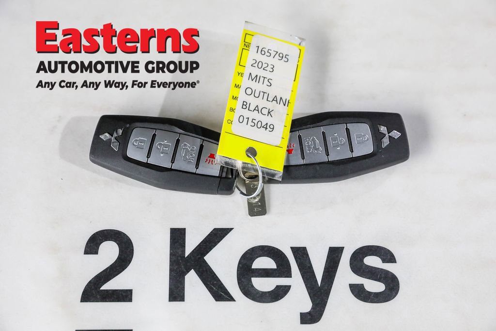 Used 2023 Mitsubishi Outlander SE image 25