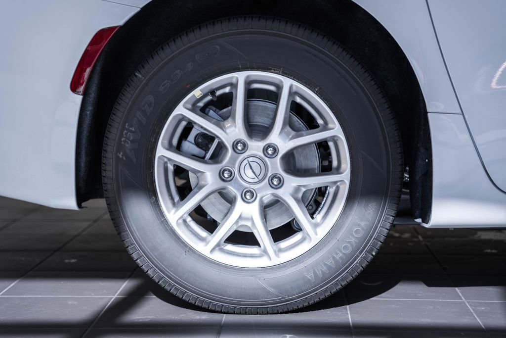 New 2026 Chrysler Pacifica Select image 12