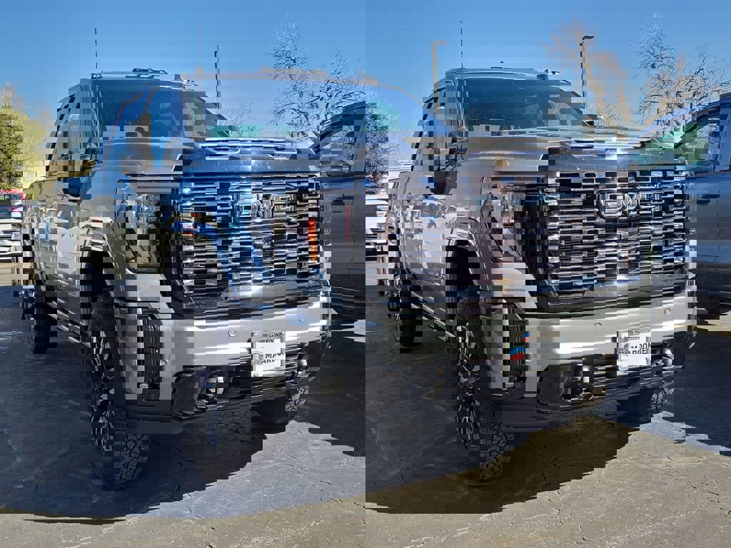 Certified 2025 GMC Sierra 2500 Denali Ultimate w/ Max Trailering Package image 3