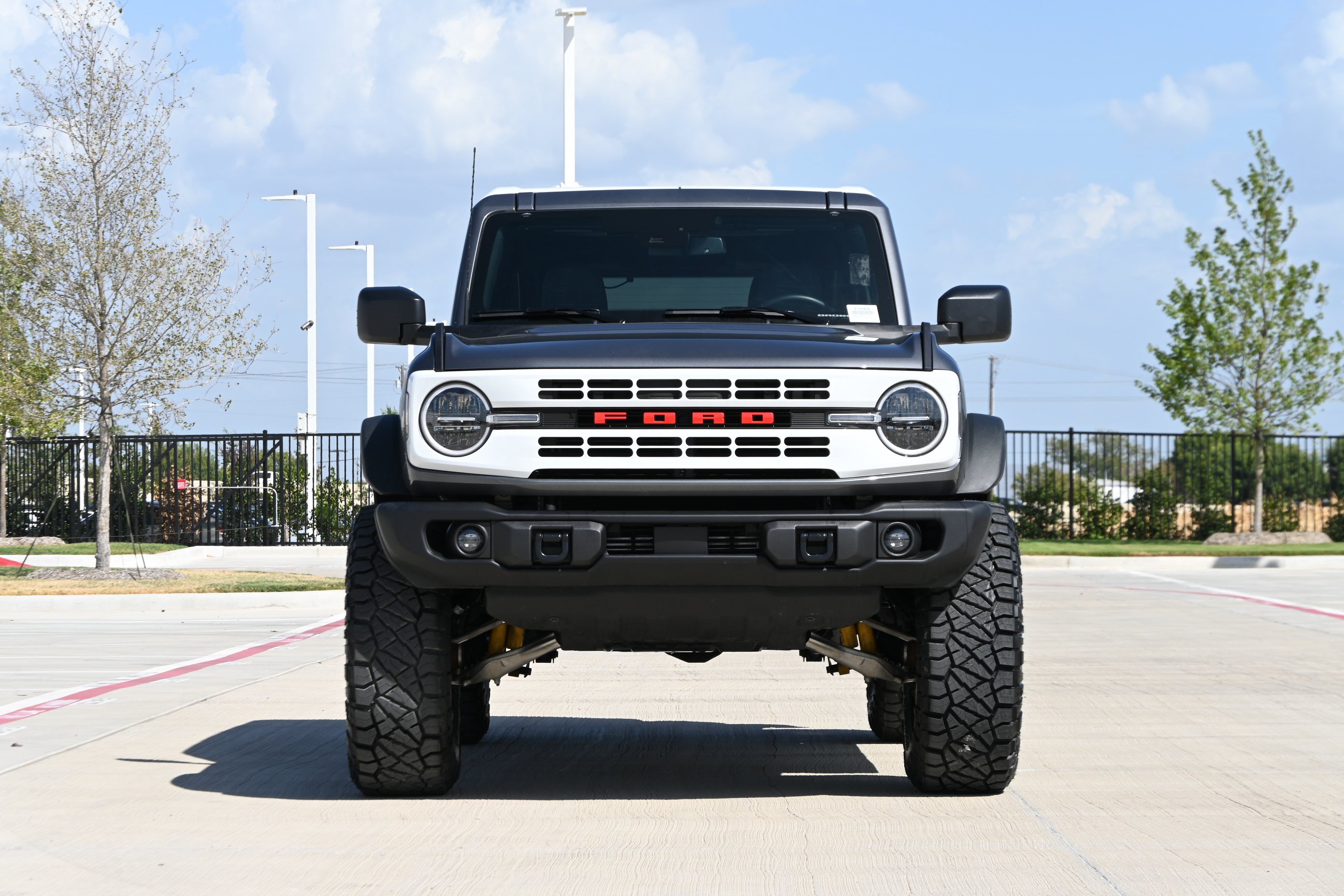 Used 2025 Ford Bronco Heritage Edition AWD/4WD image 3