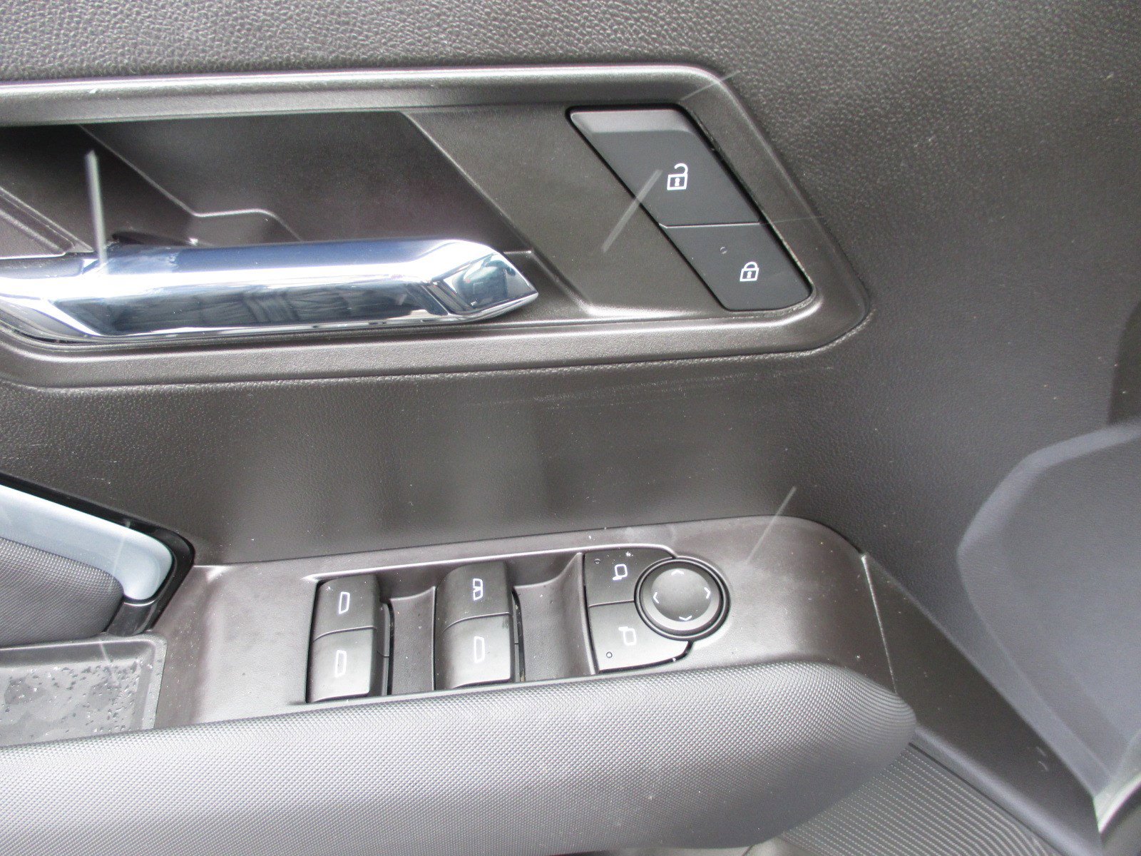 Used 2023 Chevrolet Colorado Z71 w/ Z71 Convenience Package 2 image 13