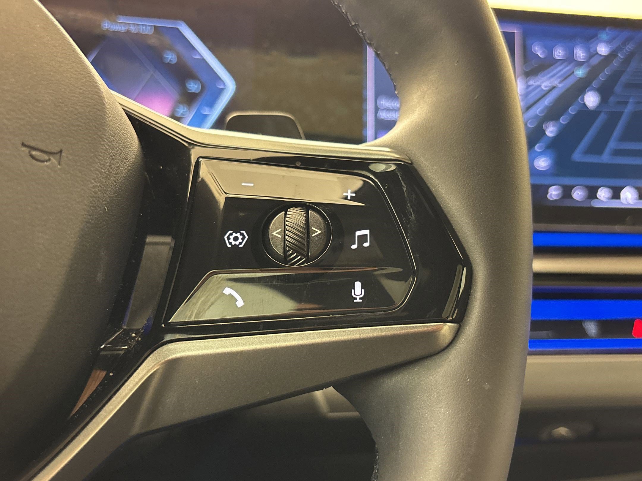 Certified 2024 BMW 540i xDrive w/ Executive Package AWD/4WD image 23