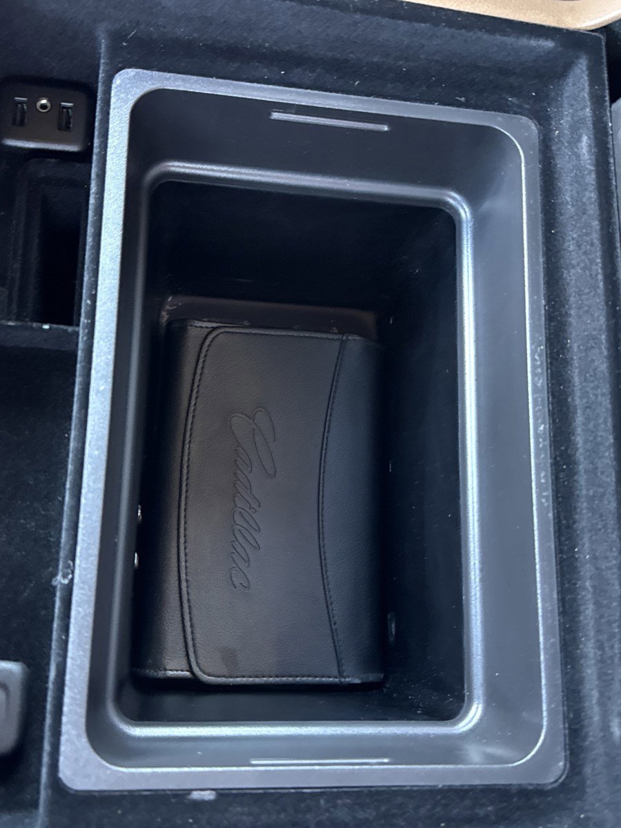 Used 2017 Cadillac Escalade Platinum image 44