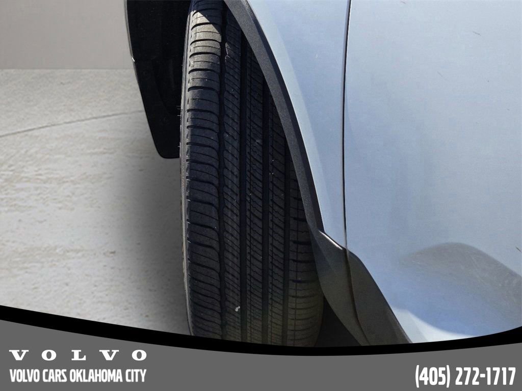 Certified 2025 Volvo XC40 B5 Core w/ Protection Package Premier image 33