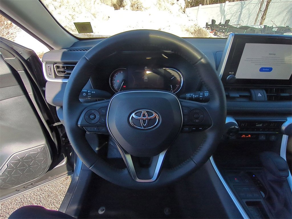 Used 2023 Toyota RAV4 XLE w/ Convenience Package image 10