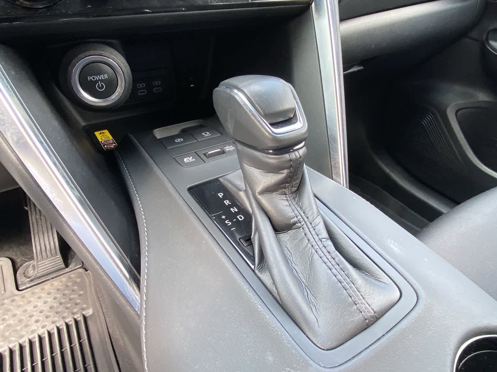 Used 2023 Toyota Venza LE AWD/4WD image 28