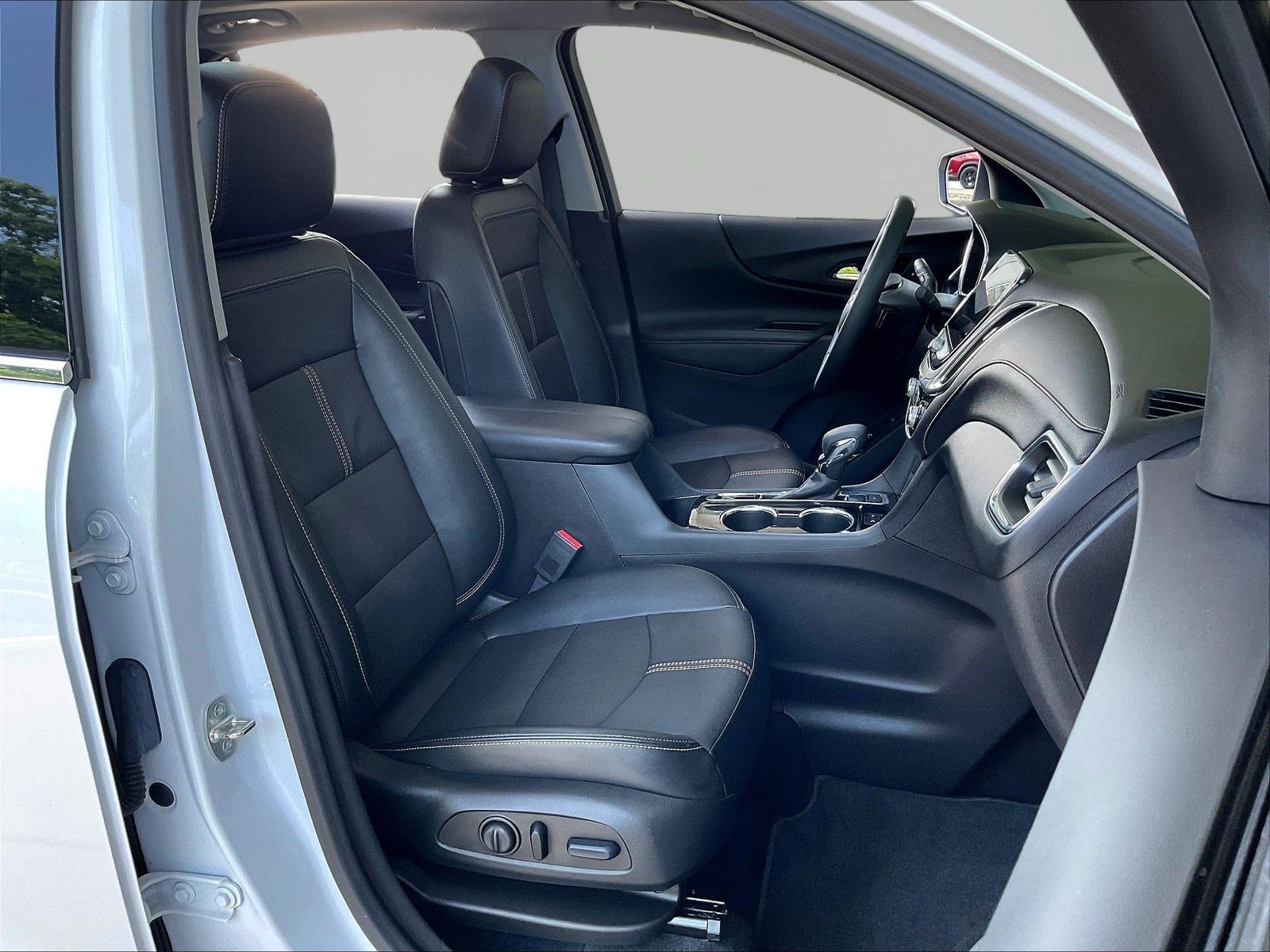 Used 2024 Chevrolet Equinox Premier AWD/4WD image 29