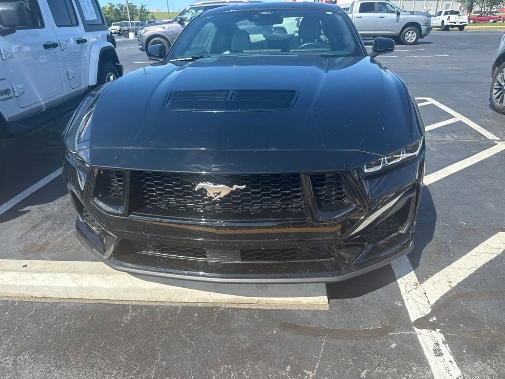 Used 2025 Ford Mustang GT RWD image 2