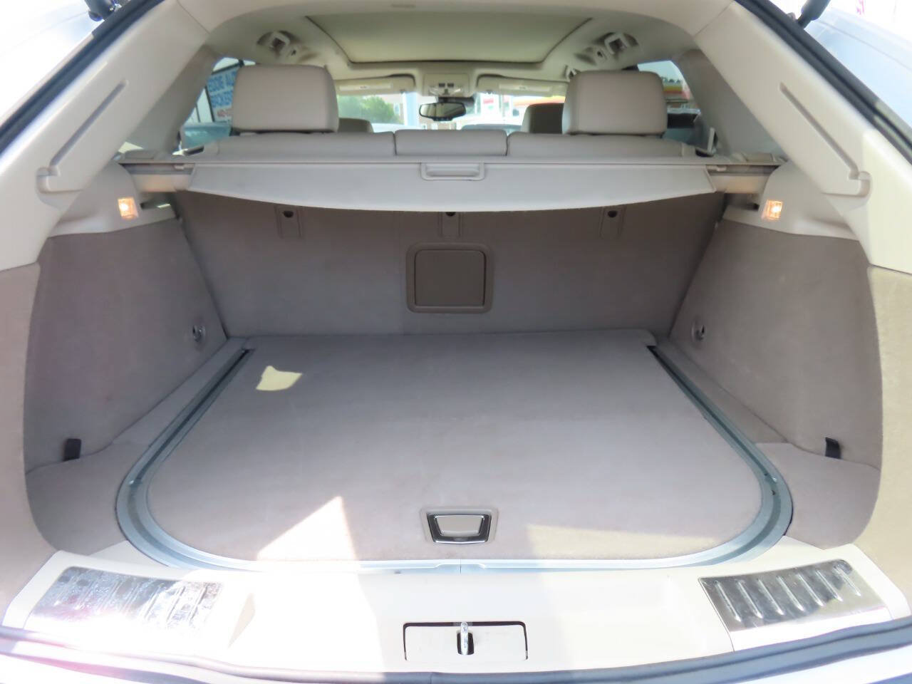 Used 2016 Cadillac SRX Luxury w/ Driver Awareness Package FWD image 14