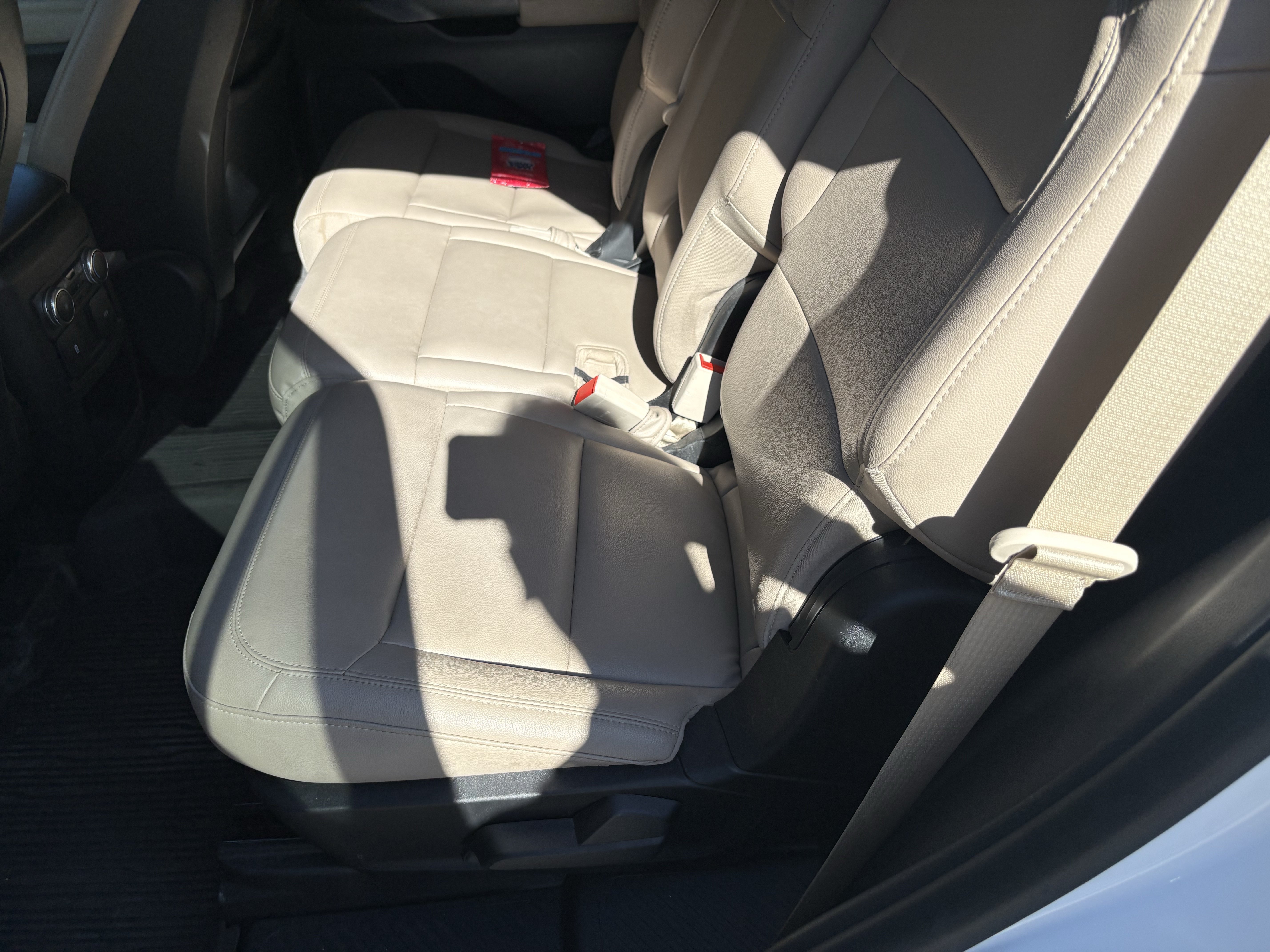 Used 2020 Ford Explorer XLT w/ Equipment Group 202A AWD/4WD image 9
