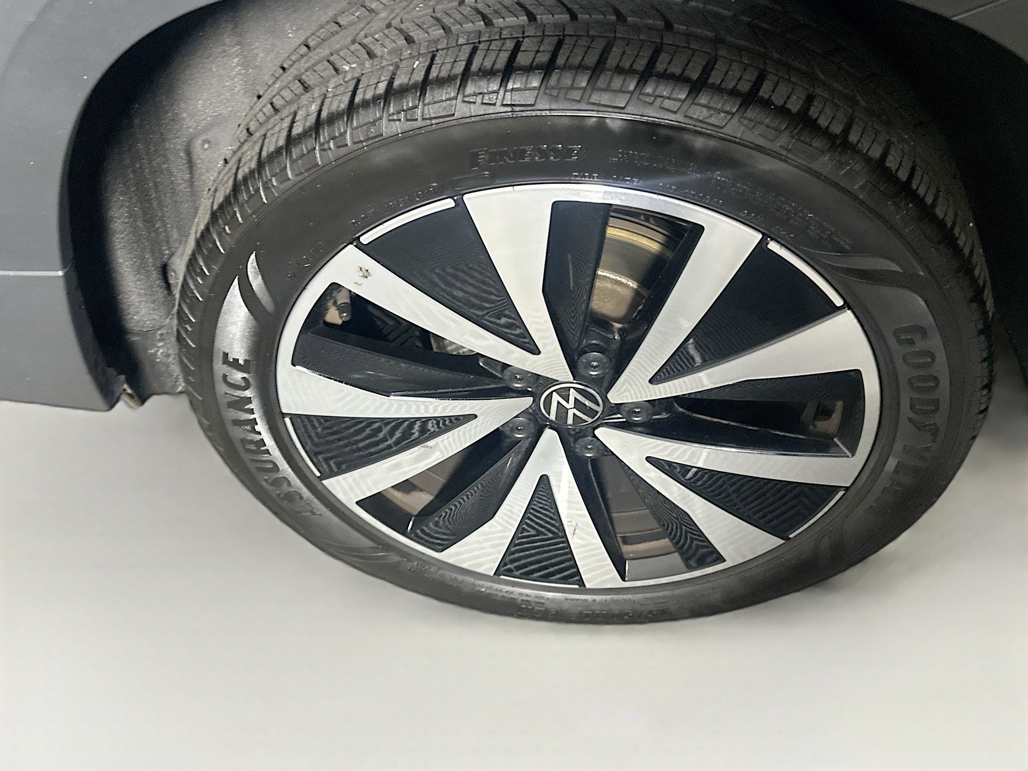 Used 2024 Volkswagen Taos SE image 11