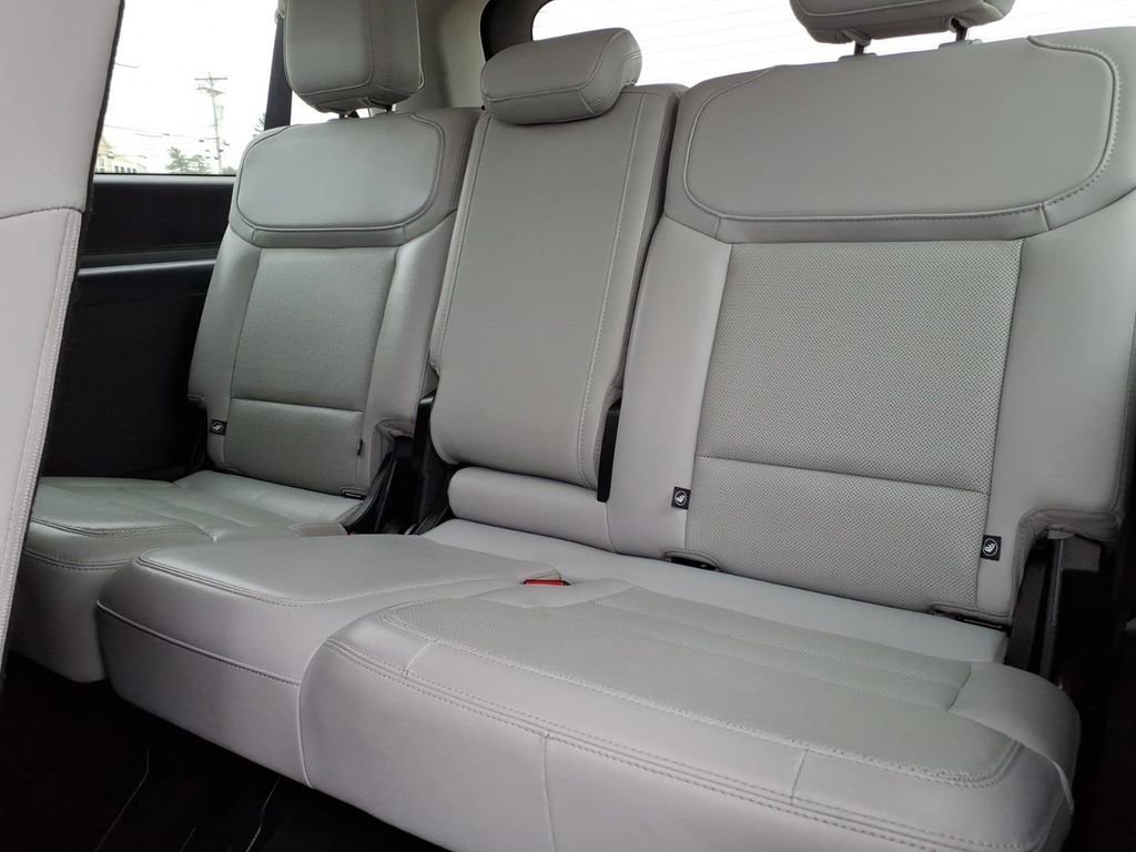 Used 2025 Ford Expedition Max Platinum image 17