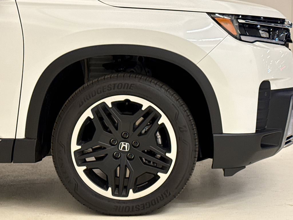 New 2026 Honda Pilot Touring image 6