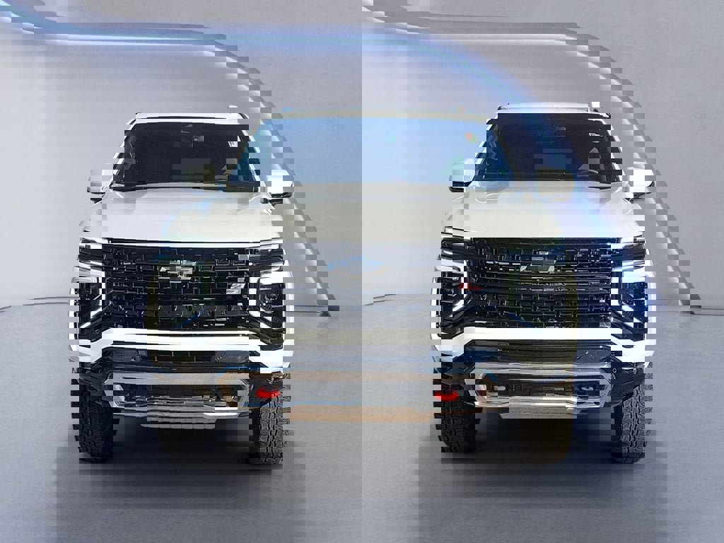 Used 2025 Chevrolet Suburban Z71 image 8