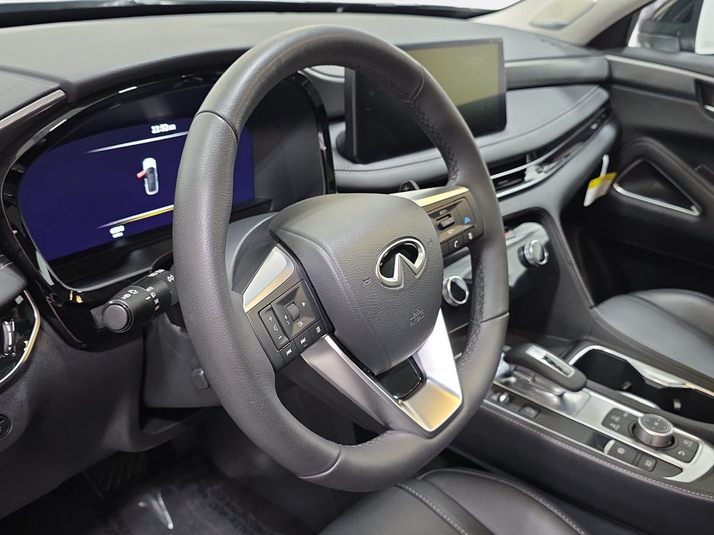 Certified 2027 INFINITI QX60 Luxe w/ Family Package AWD/4WD image 12