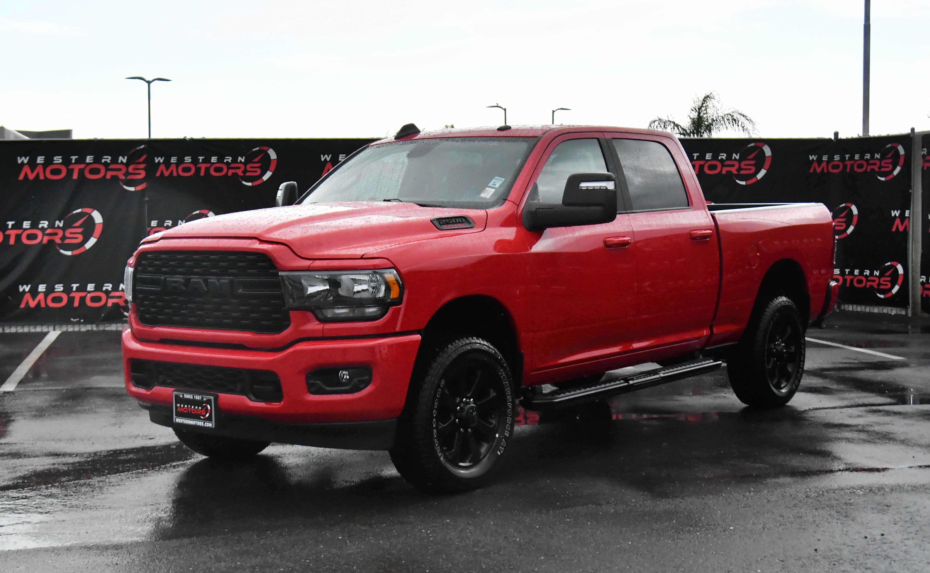 Used 2024 RAM 2500 Big Horn w/ Night Edition AWD/4WD image 3