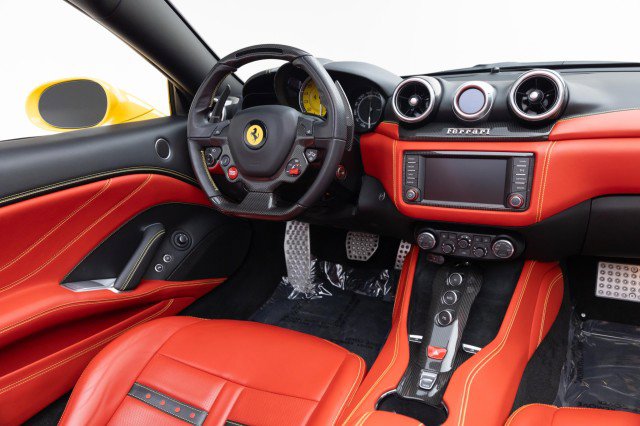 Used 2016 Ferrari California T image 16