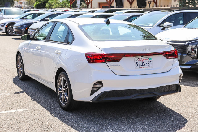 Used 2022 Kia Forte LXS w/ LXS Technology Package FWD image 6