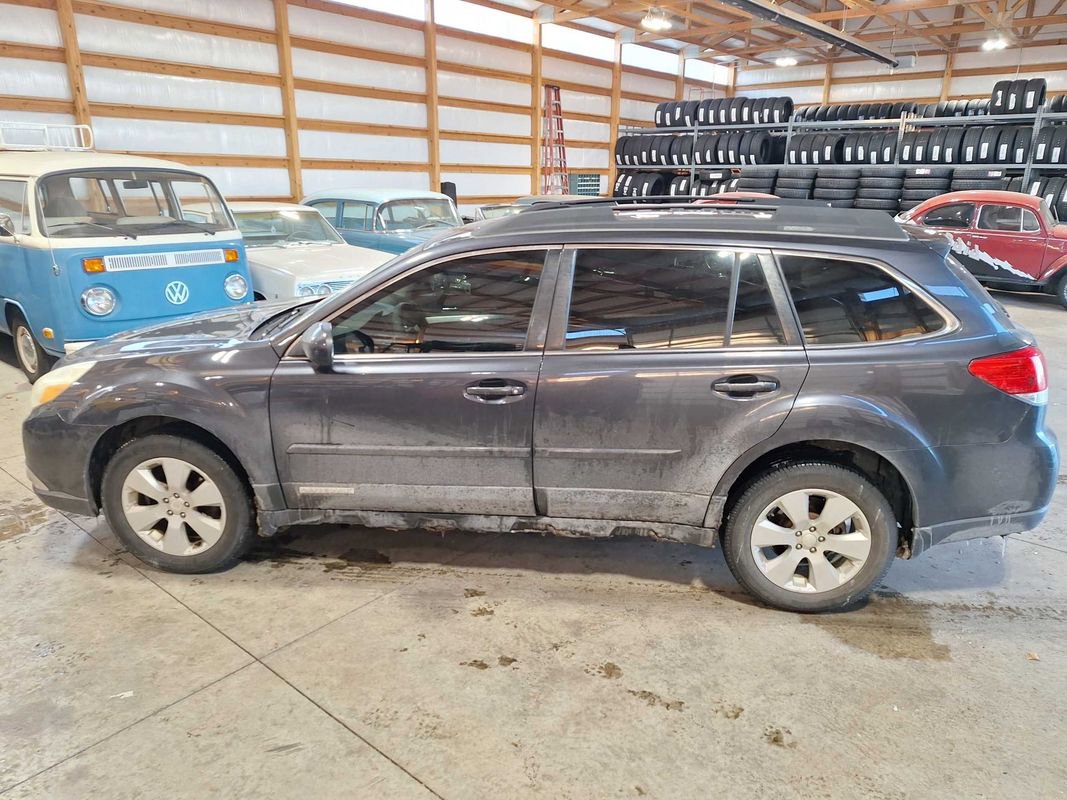 Used 2011 Subaru Outback 2.5i Premium w/ All-Weather Pkg image 2
