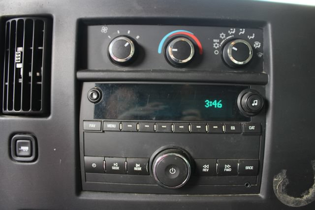 Used 2017 GMC Savana 2500 RWD image 12