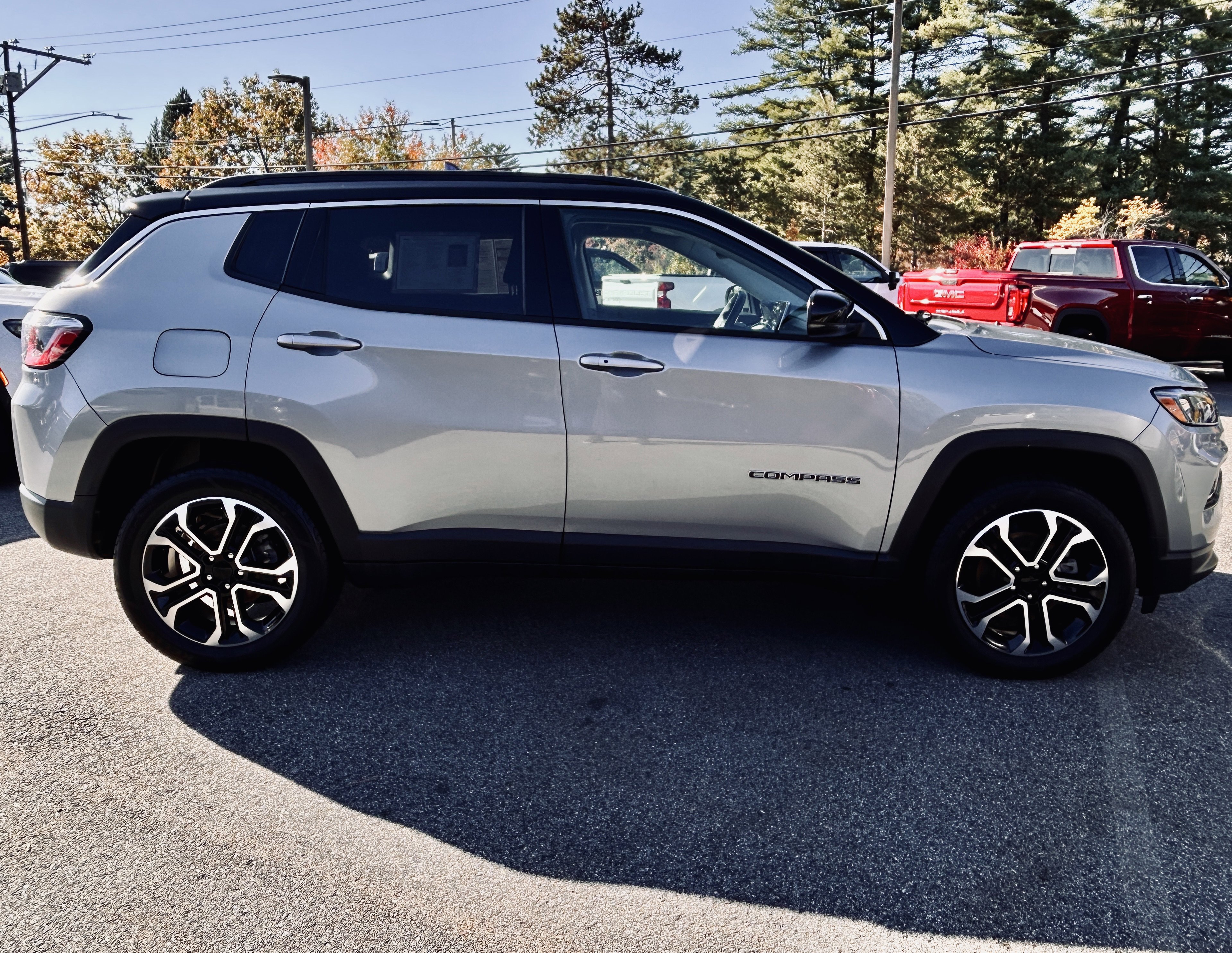 Certified 2022 Jeep Compass Limited AWD/4WD image 16