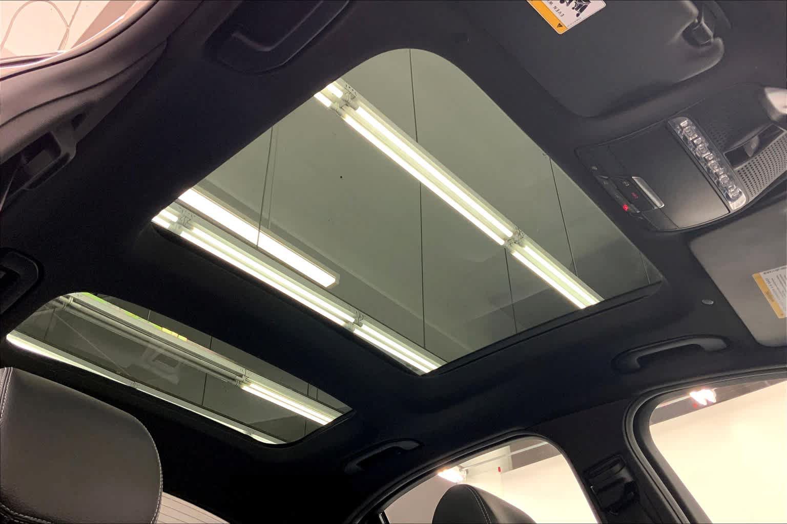 Used 2019 Mercedes-Benz C 300 Sedan image 24
