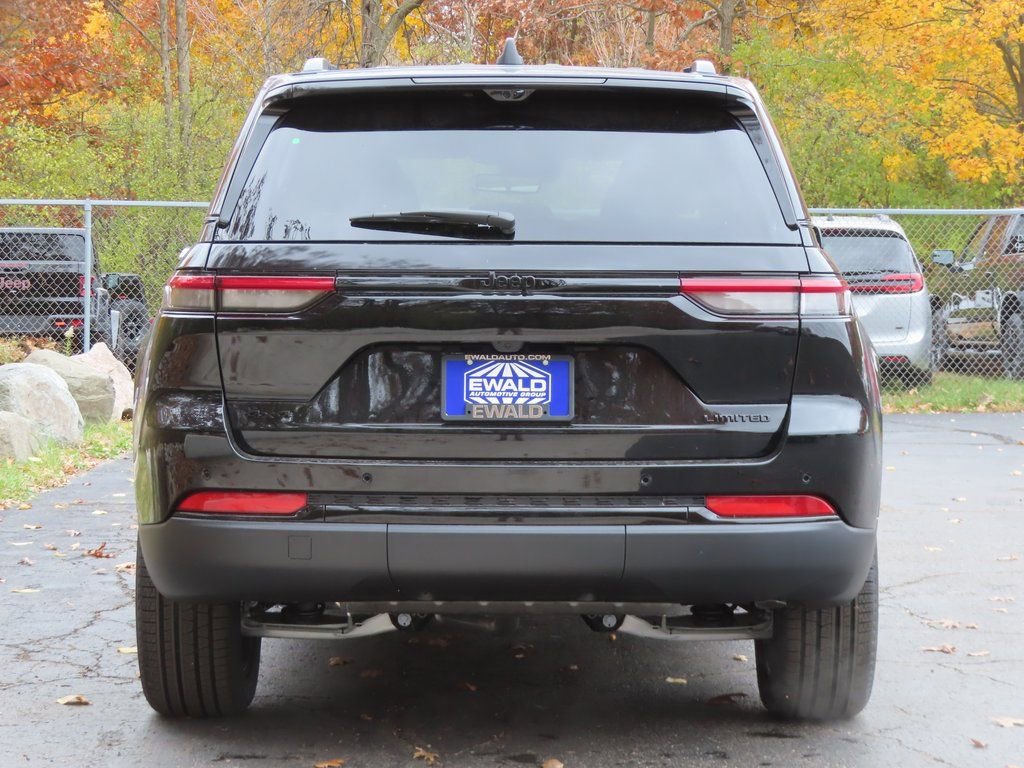 New 2025 Jeep Grand Cherokee Limited w/ Luxury Tech Group II image 18