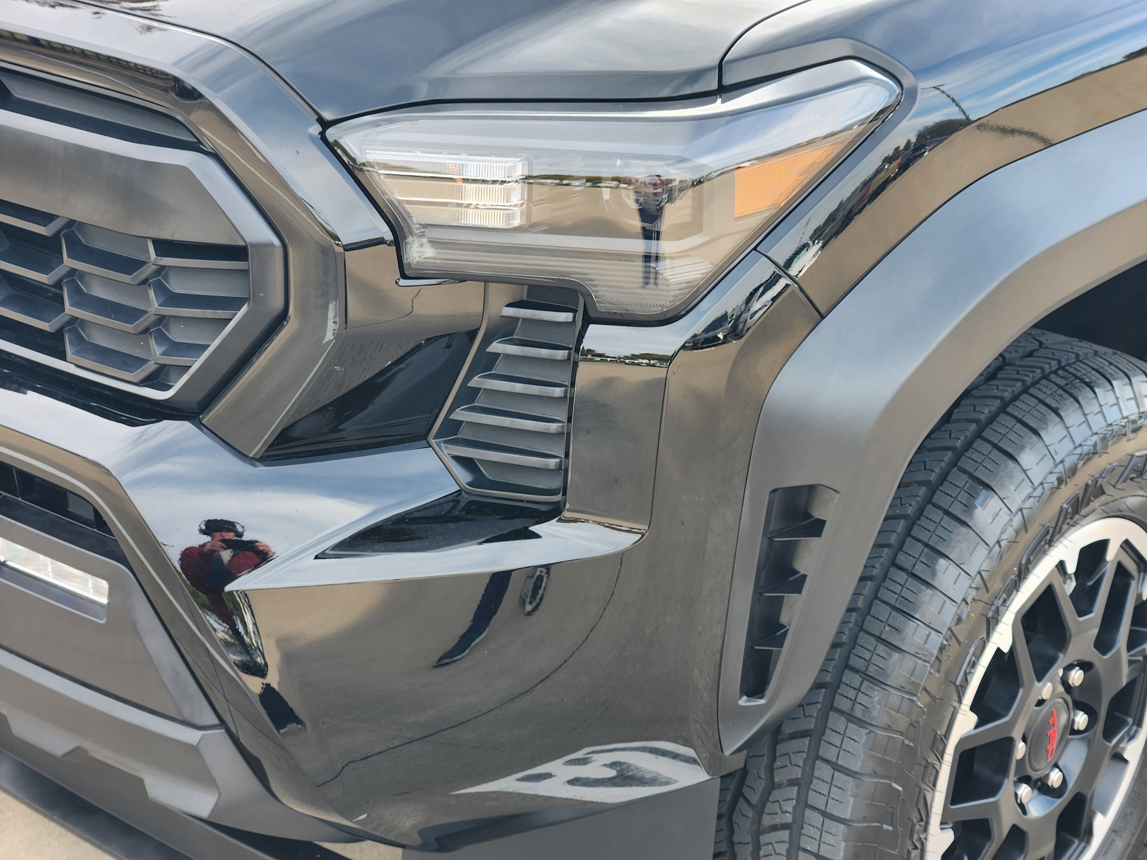 Used 2025 Toyota Tacoma TRD Off-Road image 6