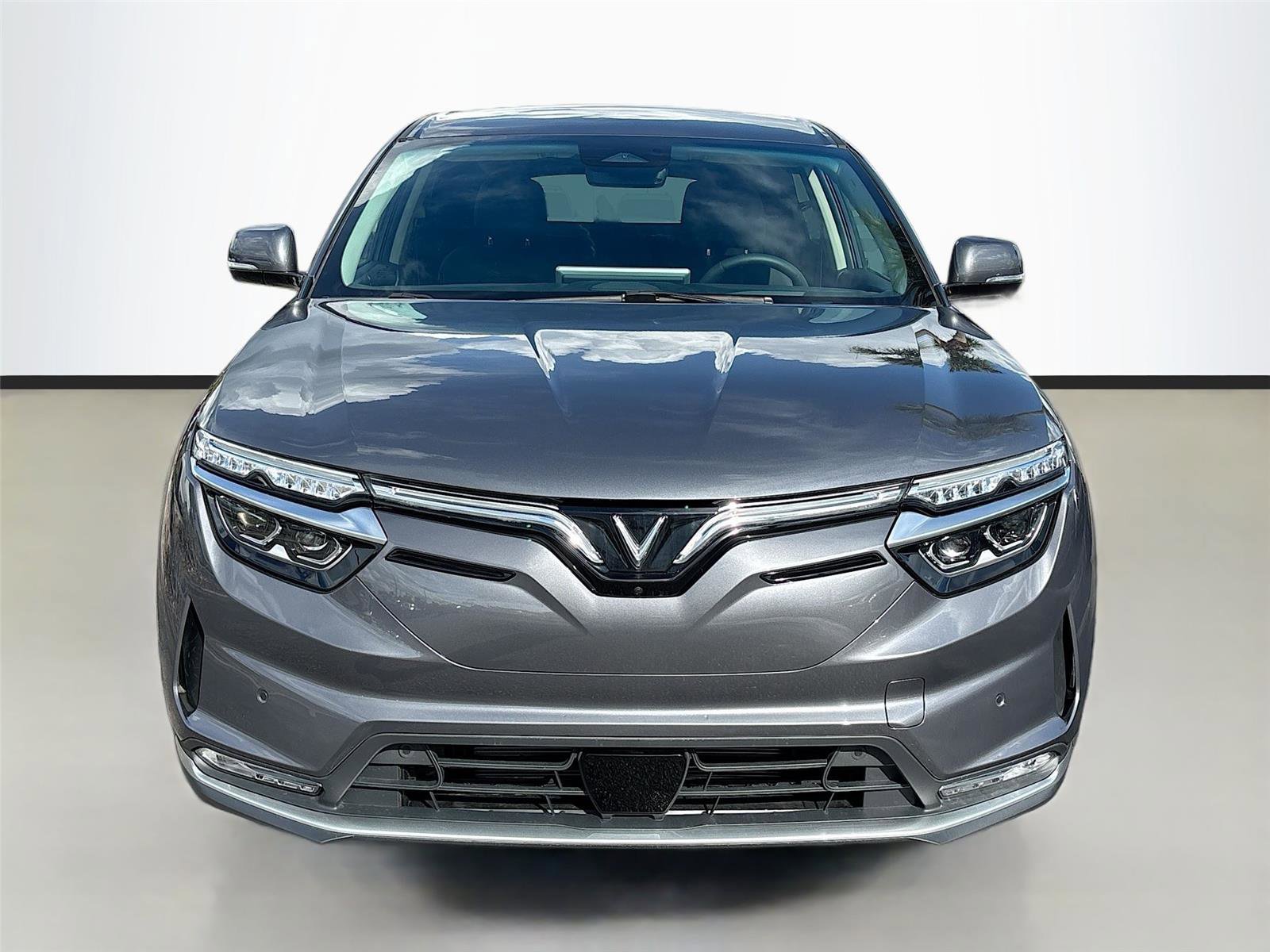 New 2025 VinFast VF 8 Eco image 2