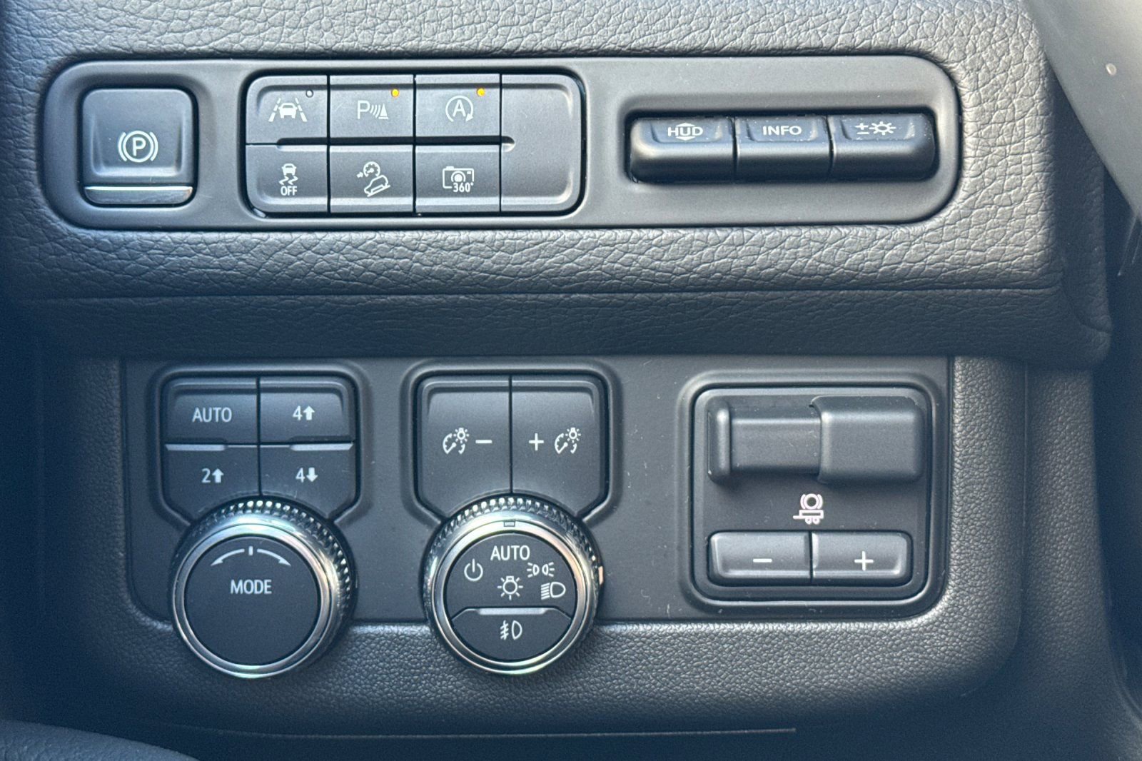 Used 2024 GMC Yukon XL Denali w/ LPO, Floor Liner Package image 37