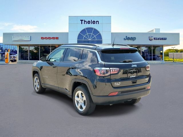 Used 2024 Jeep Compass Latitude AWD/4WD image 3