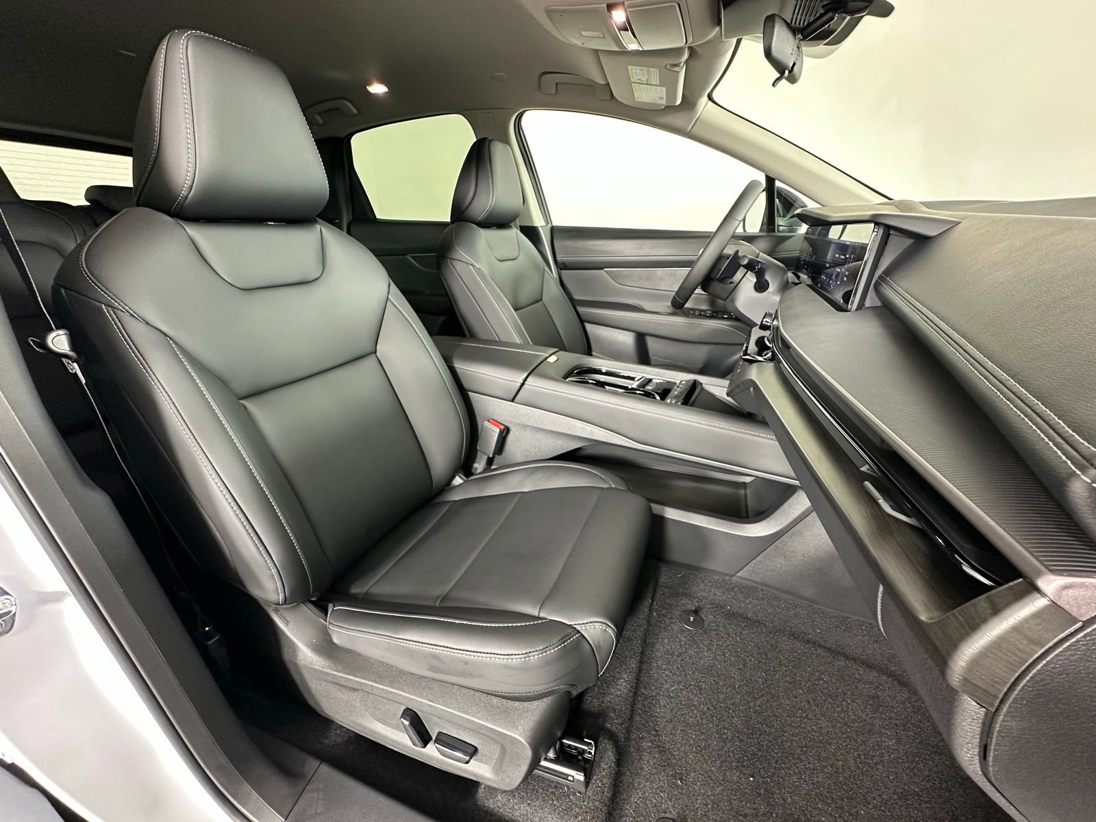 Used 2025 Nissan Murano SV image 6