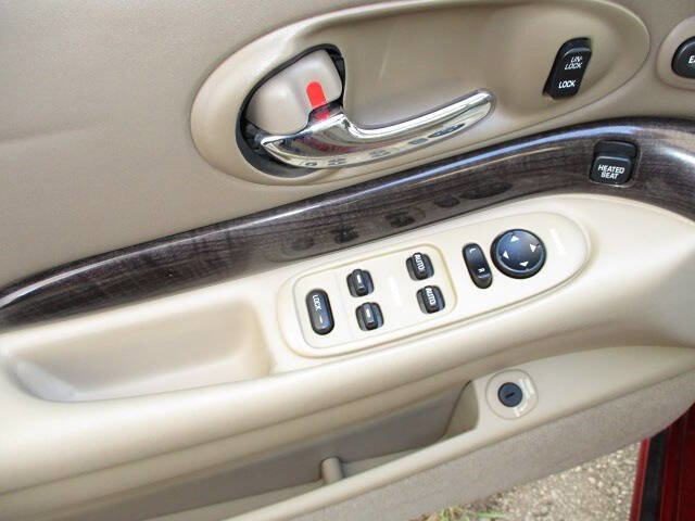Used 2004 Buick Le Sabre Limited w/ Celebration Edition Package FWD image 17