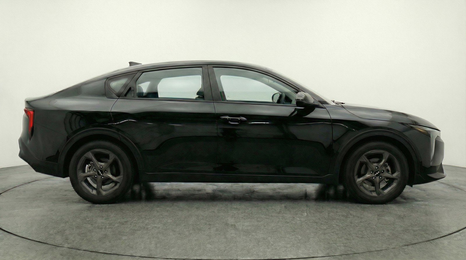 Used 2025 Kia K4 LXS image 11