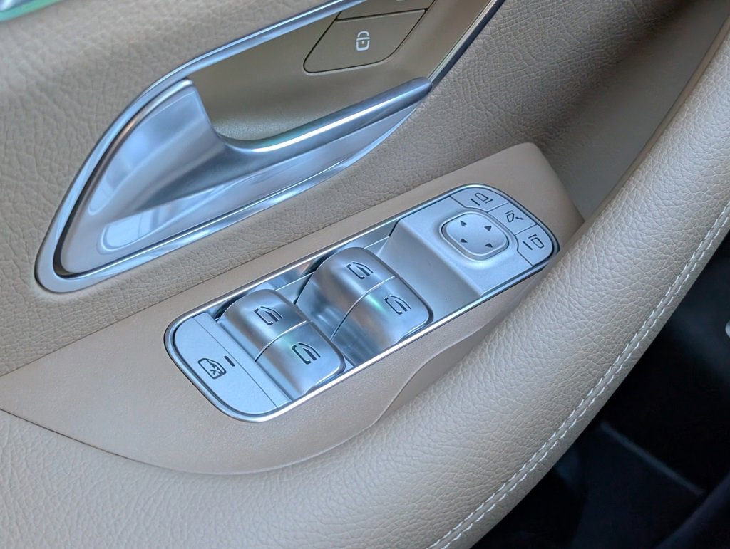 Used 2025 Mercedes-Benz GLS 450 4MATIC image 26