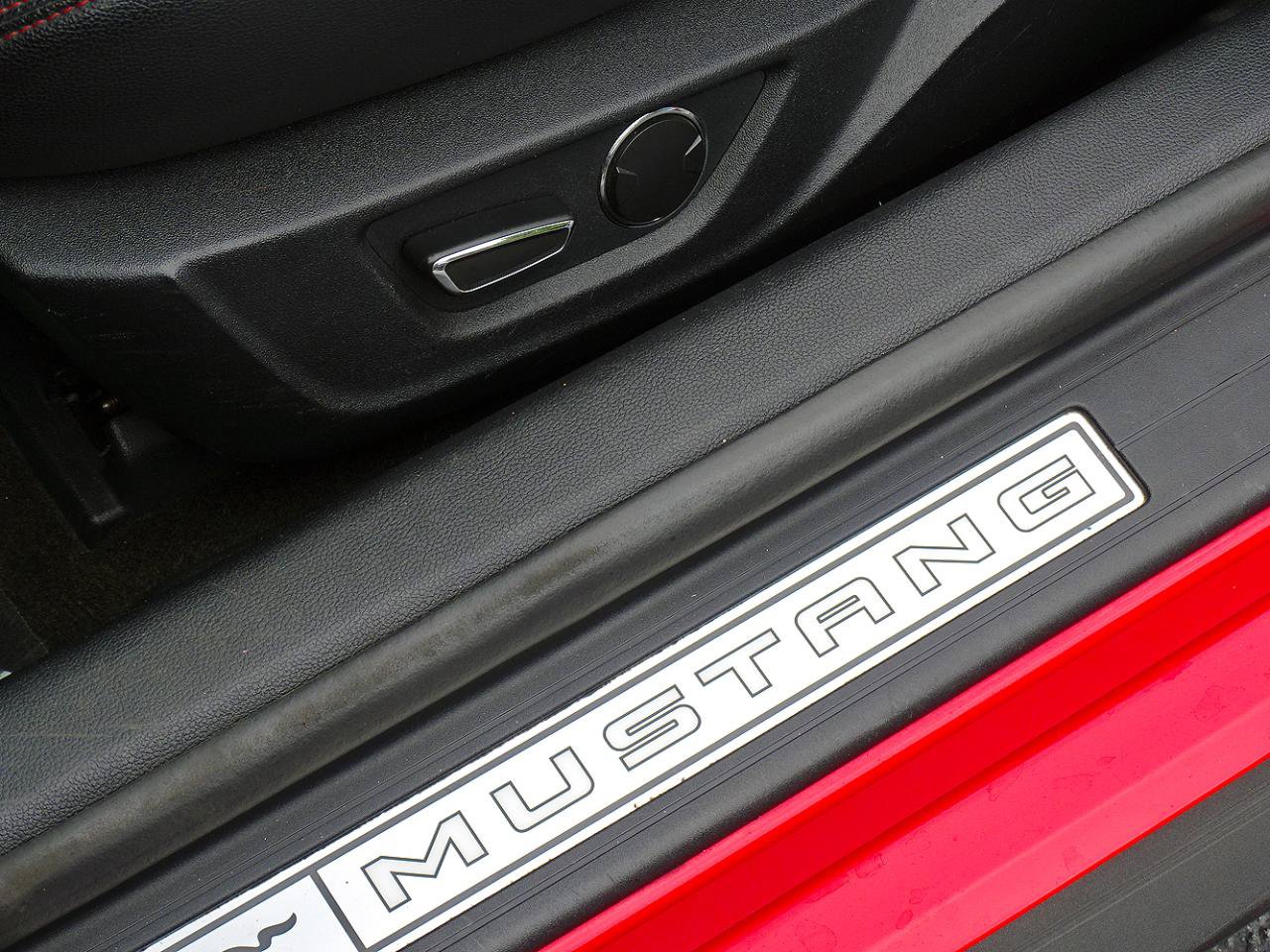 Used 2017 Ford Mustang GT Premium RWD image 24