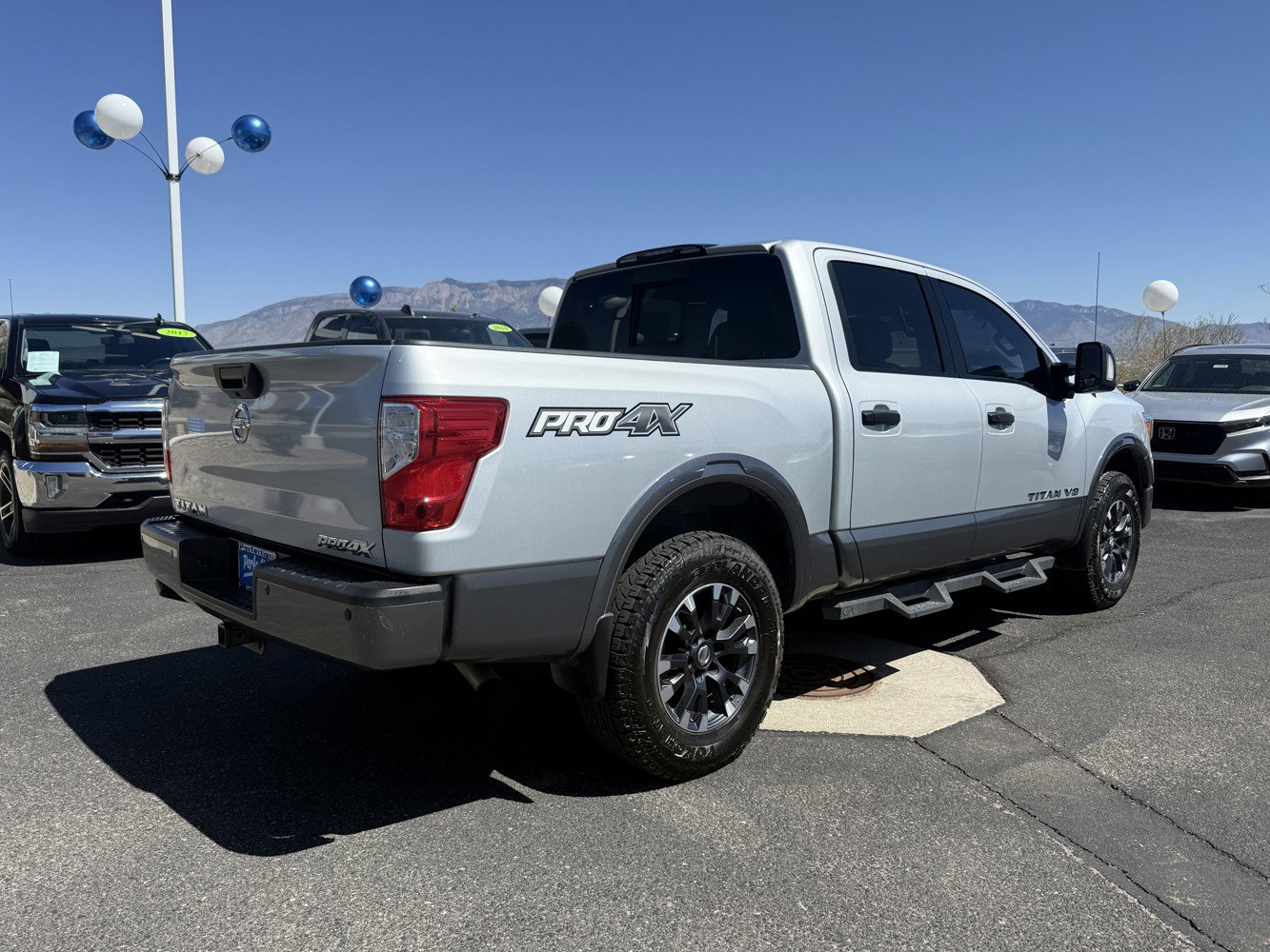 Used 2018 Nissan Titan PRO-4X w/ Pro-4x Utility Package image 5