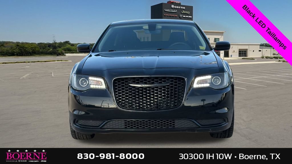 Used 2023 Chrysler 300 Touring w/ Sport Appearance Package RWD image 8