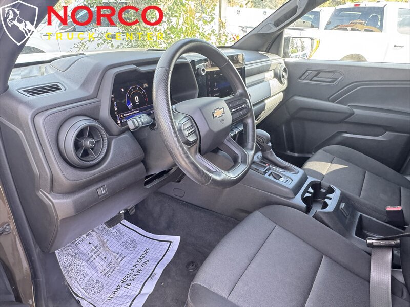 Used 2023 Chevrolet Colorado W/T RWD image 17