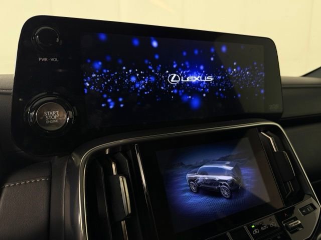 Used 2022 Lexus LX 600 4WD w/ Luxury Package image 24