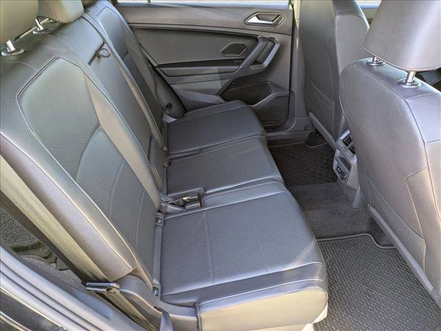 Used 2020 Volkswagen Tiguan SE R-Line image 21