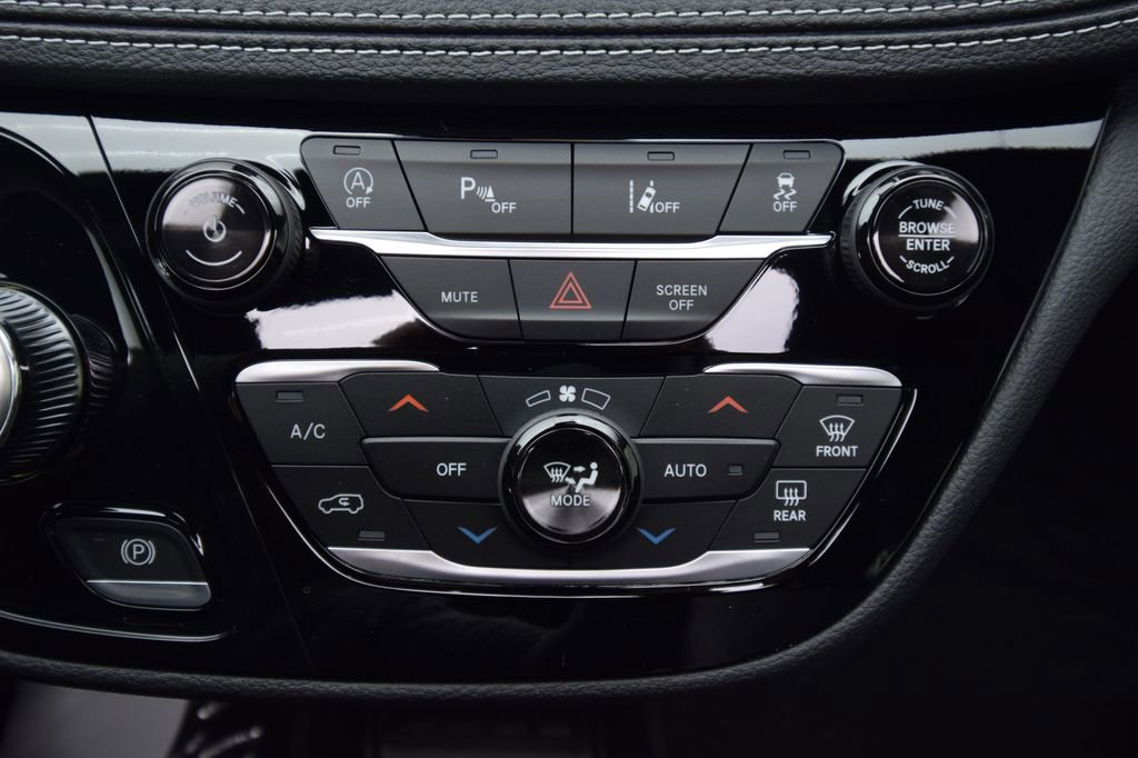 New 2026 Chrysler Pacifica Select w/ S Appearance Package FWD image 21