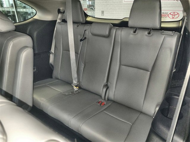 Used 2021 Toyota Highlander XLE image 24
