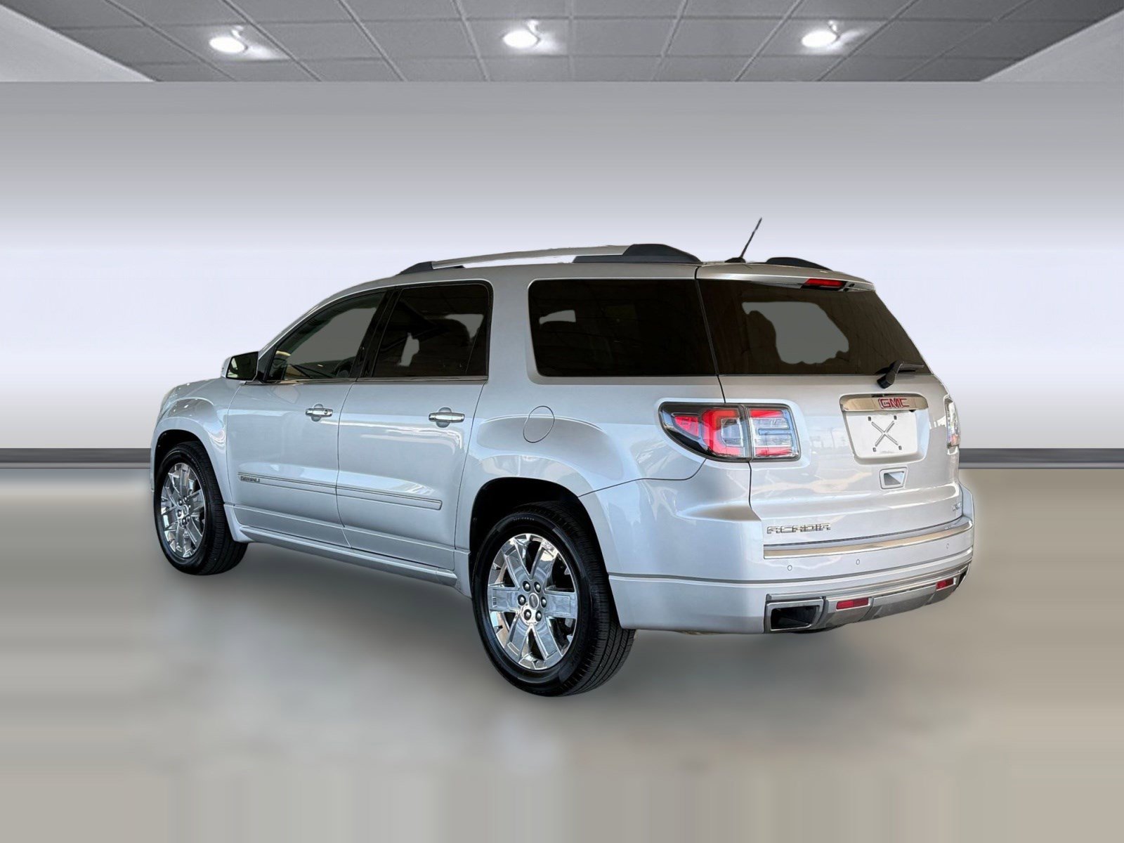 Used 2015 GMC Acadia Denali image 3