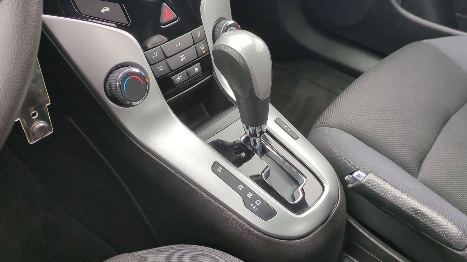 Used 2016 Chevrolet Cruze LT image 30