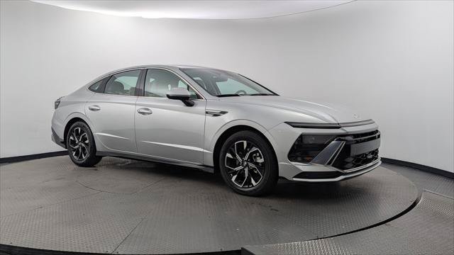 Used 2025 Hyundai Sonata SEL FWD image 11
