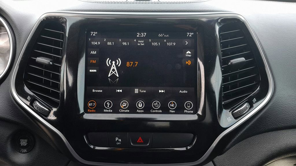 Used 2019 Jeep Cherokee Limited image 25