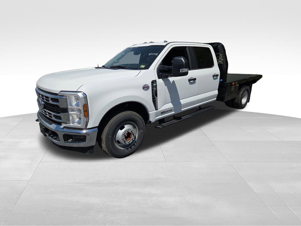 New 2024 Ford F350 XL w/ XL Chrome Package image 3