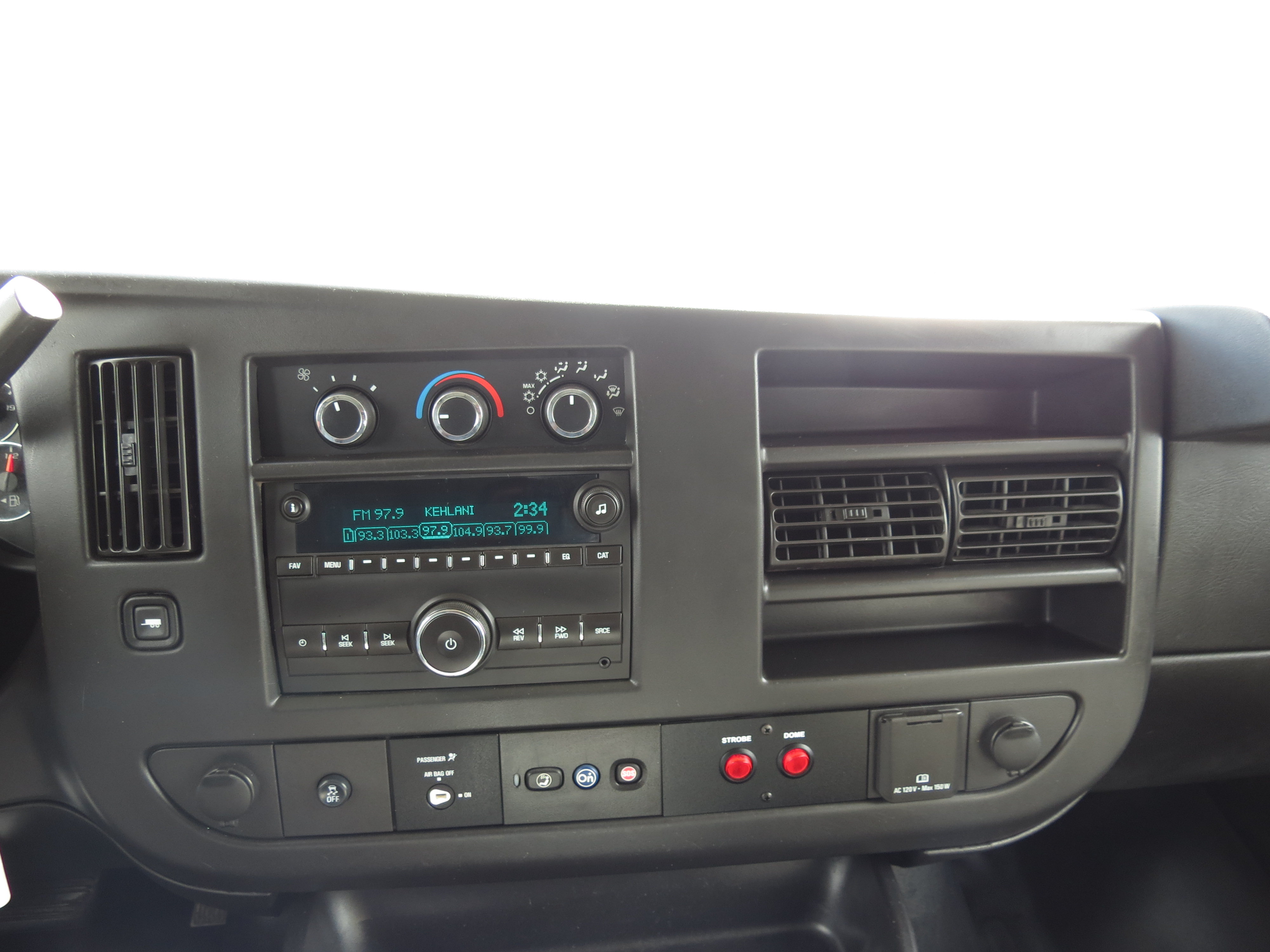 Used 2015 Chevrolet Express 2500 RWD image 17