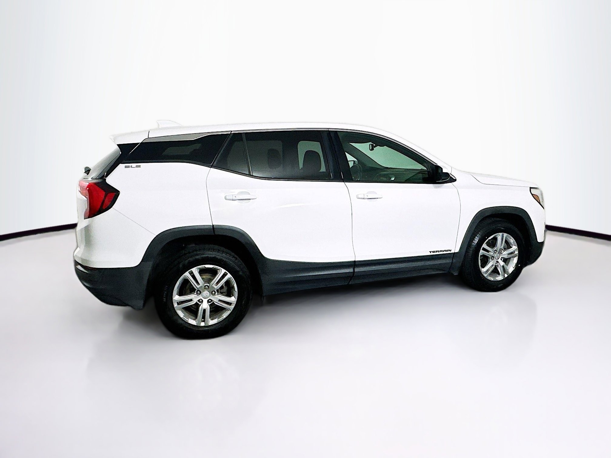 Used 2018 GMC Terrain SLE image 10